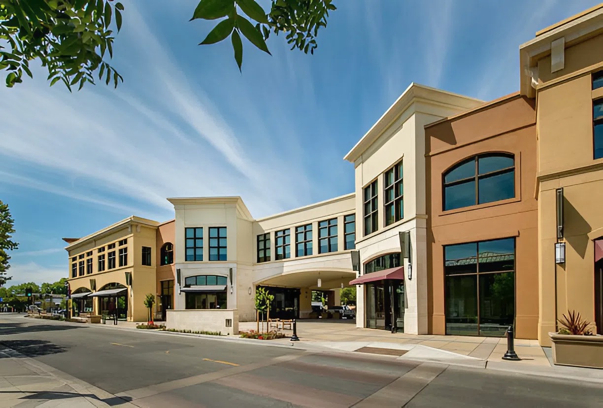 Freshly painted retail storefronts by a commercial painter in Orlando, FL